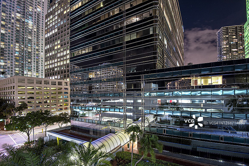 迈阿密市中心布里克尔的现代建筑图片素材