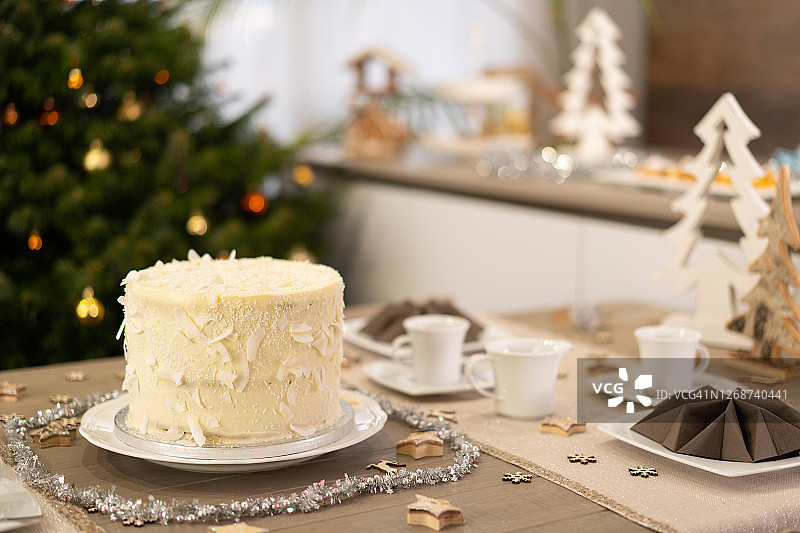 圣诞节装饰的咖啡桌图片素材