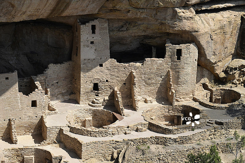 梅萨维德国家公园的崖居图片素材