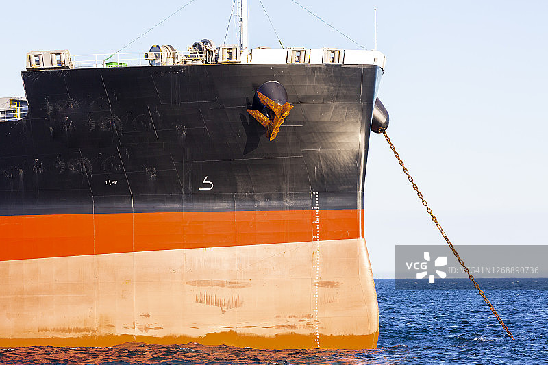 停泊的货船图片素材