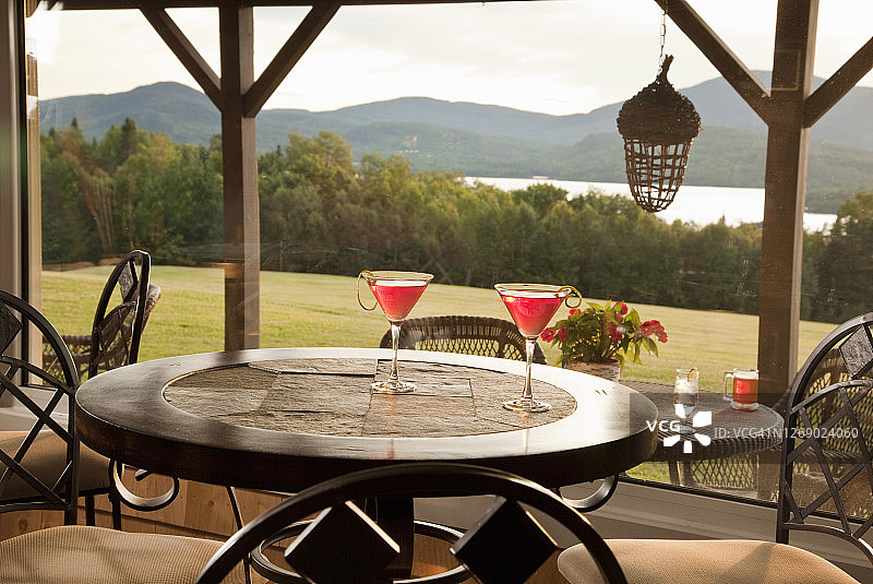 穆斯head湖的鸡尾酒图片素材