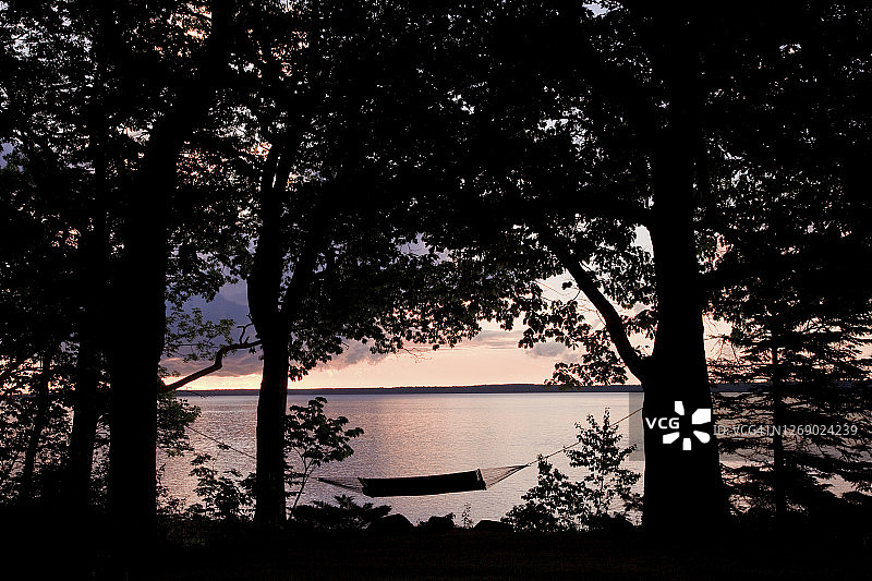 日落时分的吊床与大西洋图片素材