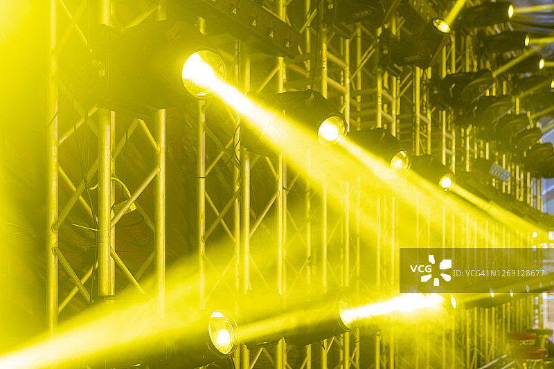 夜晚的舞台灯光图片素材