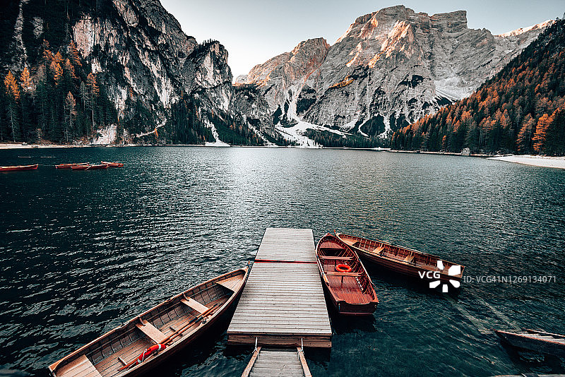 布拉格野生湖泊风光图片素材
