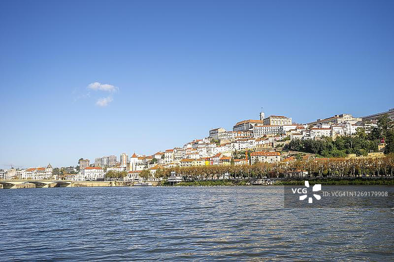 城市风光：葡萄牙科英布拉的蒙德戈河图片素材