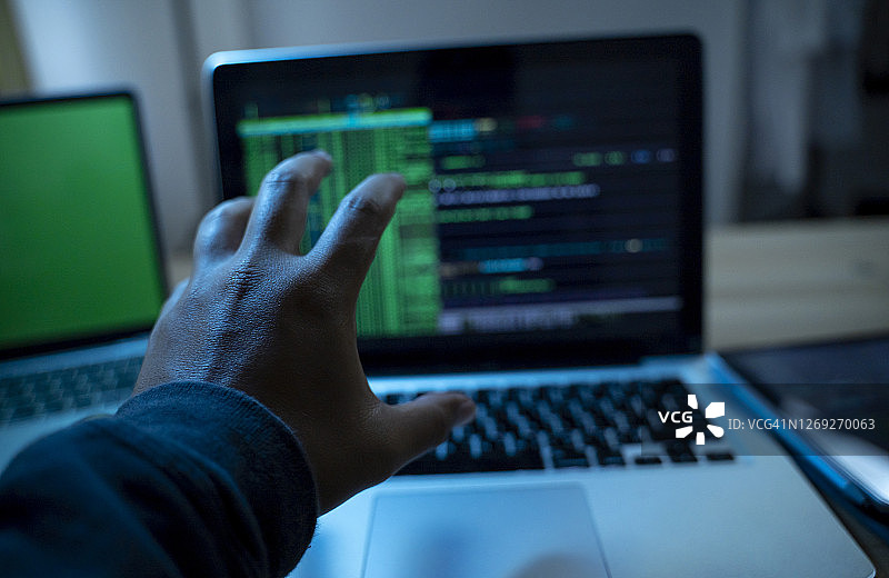 窃取数据的黑客概念图片素材