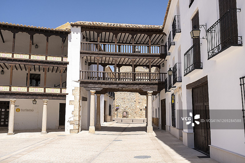 托莱多省 Tembleque 著名村庄的主广场图片素材