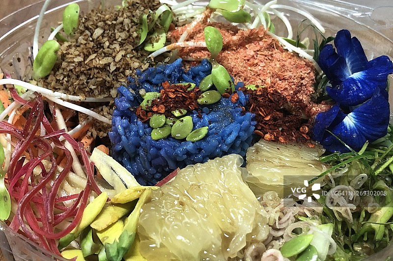 泰式南部香辣蔬菜拌饭图片素材