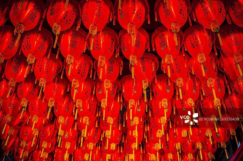 中国台湾台北士林夜市的红色纸灯笼图片素材