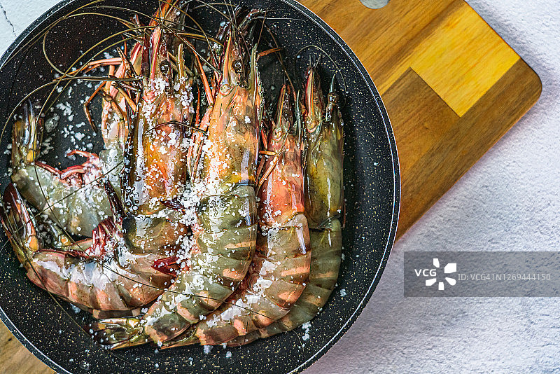 新鲜的虎虾图片素材