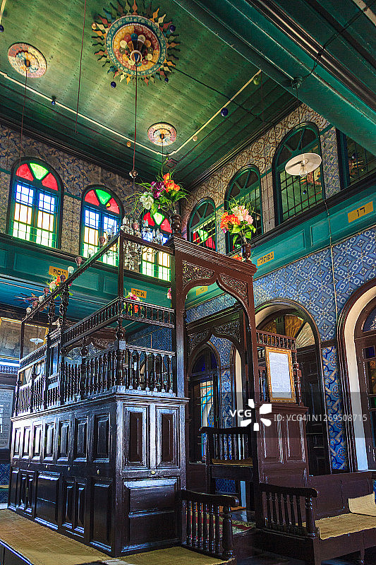 突尼斯杰尔巴岛La Ghriba犹太教堂内部图片素材