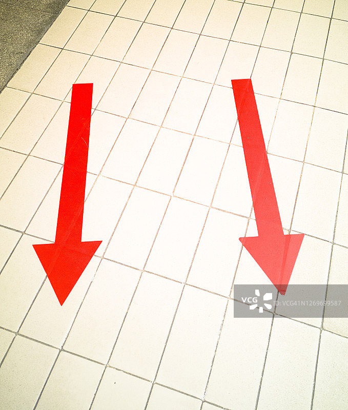 西班牙语红色出口标志图片素材