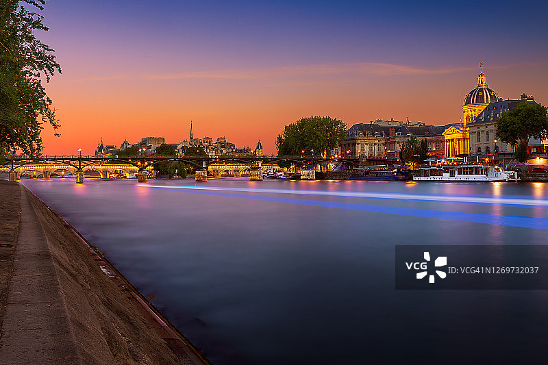 塞纳河日落图片素材