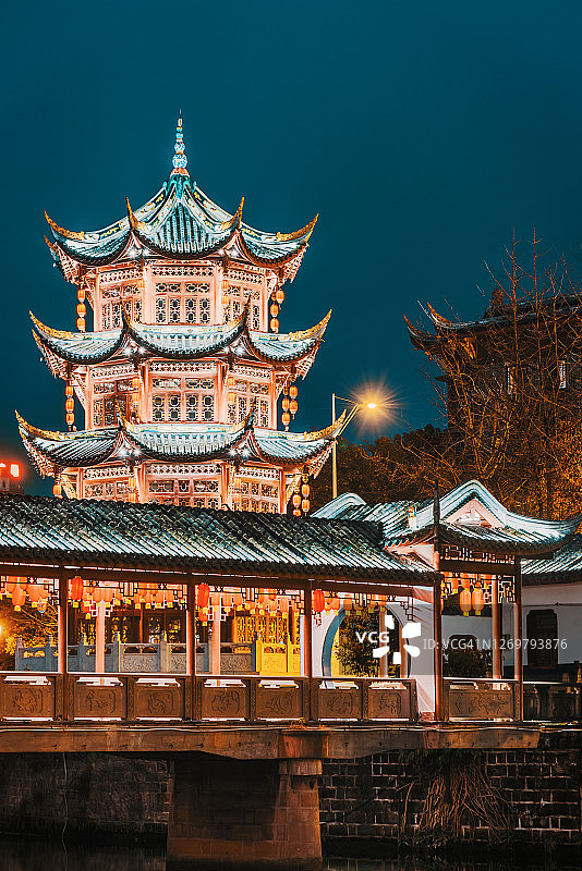 成都百花潭传统桥夜景图片素材