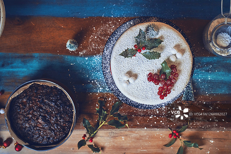 含干果和坚果的圣诞节软糖蛋糕图片素材