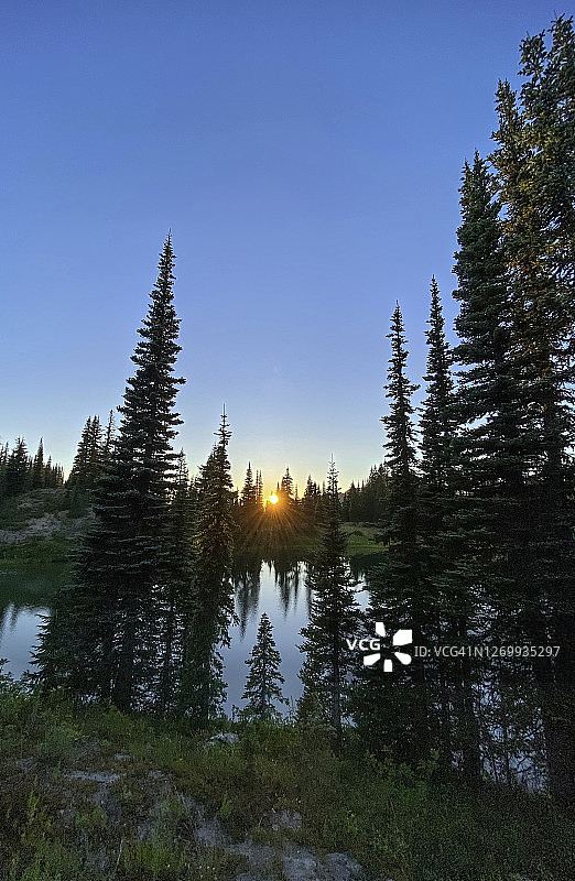 绵羊湖的日落图片素材