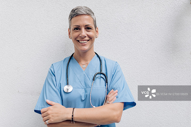 女医生的正式肖像照图片素材