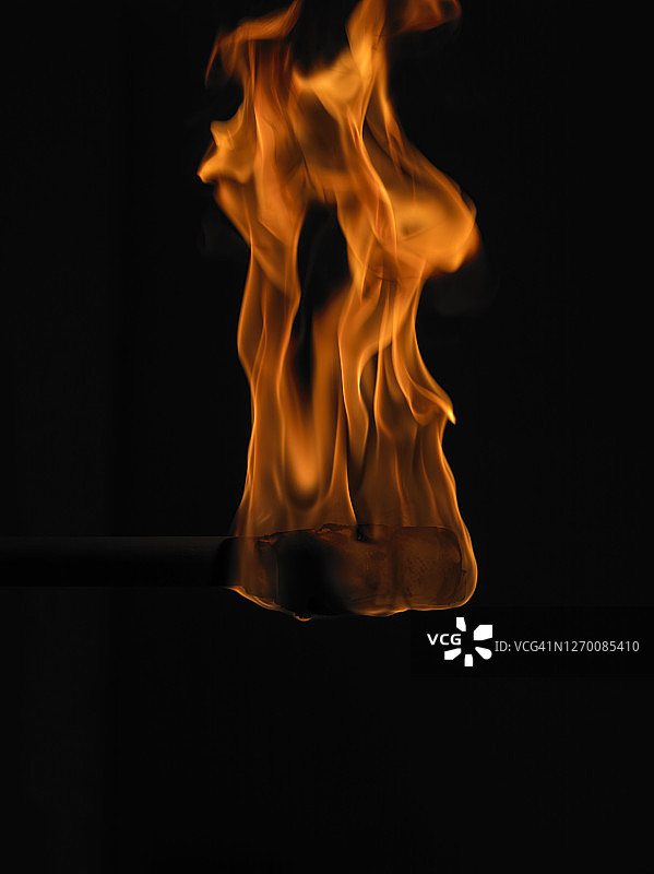 燃烧的火炬图片素材