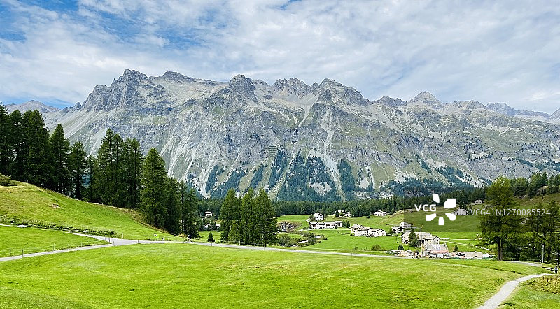 上恩加丁地区风光图片素材