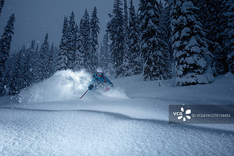粉滑雪图片素材