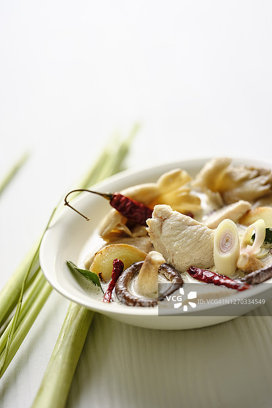 国际知名的泰式椰奶鸡汤（冬卡盖）图片素材