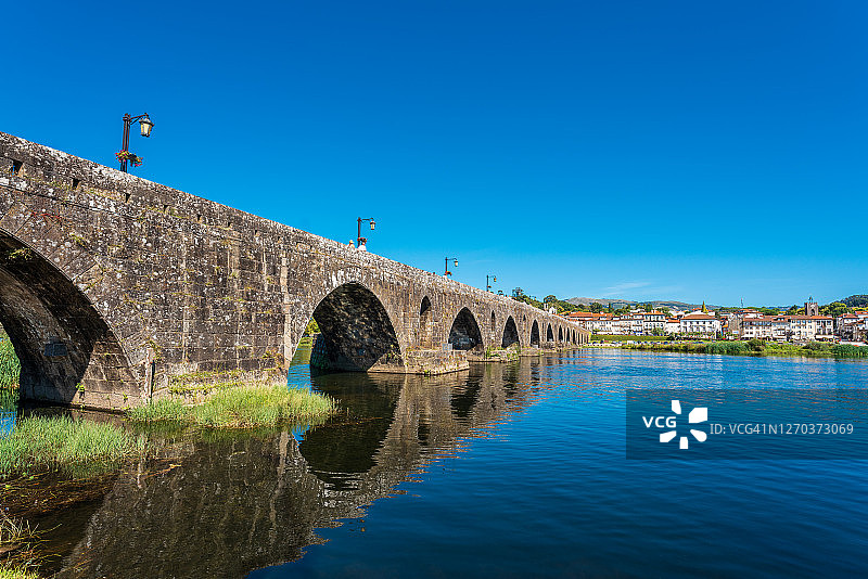 葡萄牙利马河罗马中世纪石桥地标图片素材
