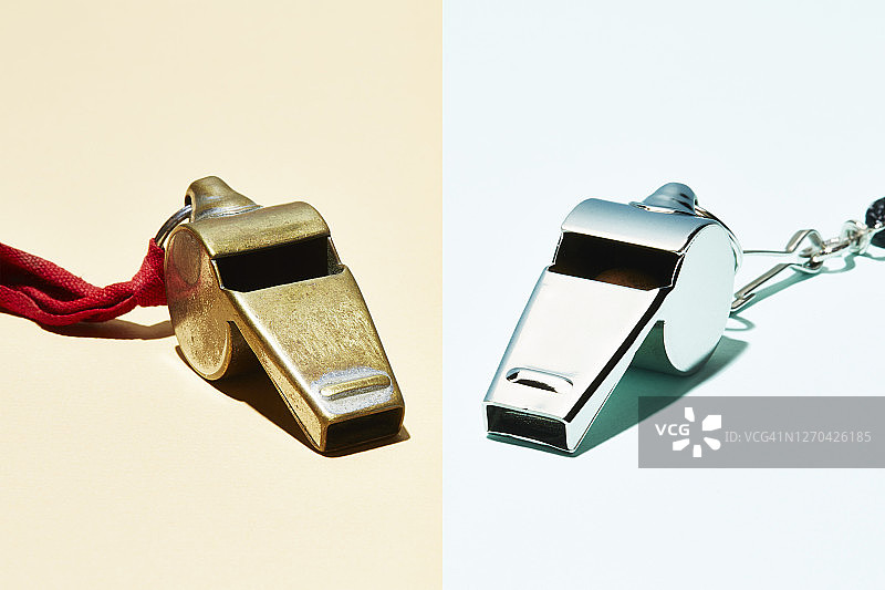 新旧裁判哨子合成图图片素材