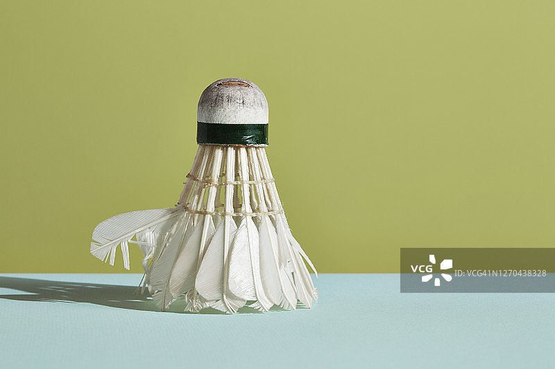 一个破旧的羽毛球图片素材