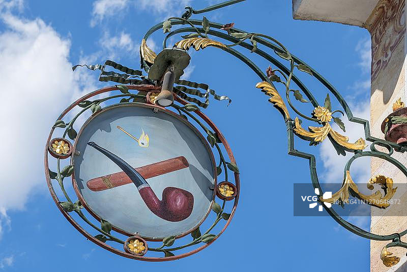 施塔恩贝格烟草店的鼻形招牌，上巴伐利亚，巴伐利亚，德国图片素材