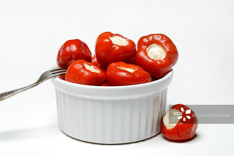 德国的奶油奶酪酿樱桃辣椒图片素材