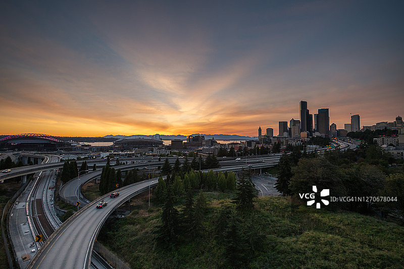 西雅图日落烟雾图片素材