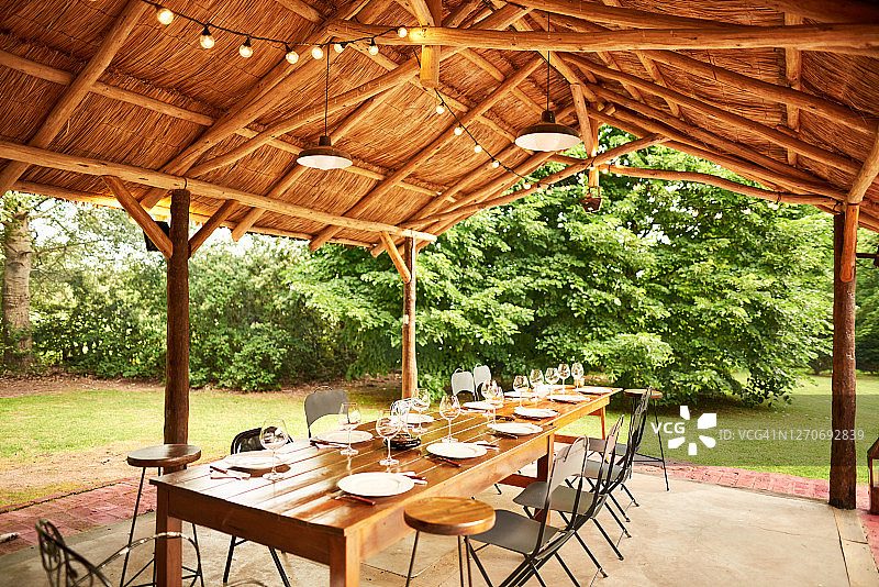 餐会餐桌布置图片素材