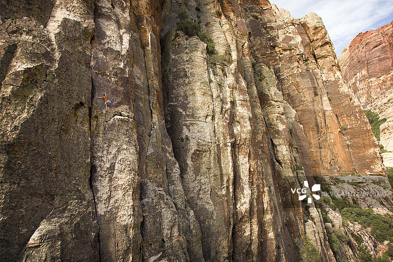在美国内华达州红岩峡谷攀岩图片素材