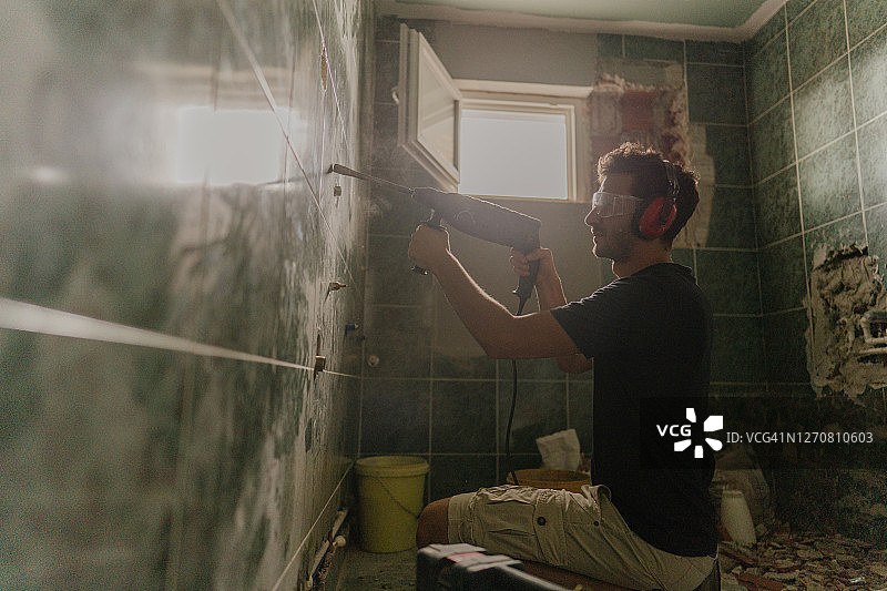 DIY浴室翻新图片素材