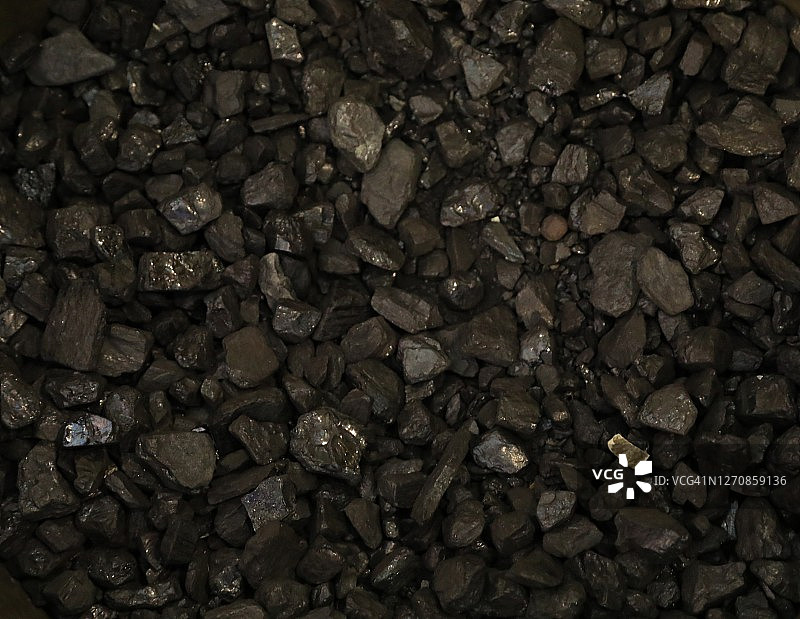 从地下开采的煤矿矿物图片素材
