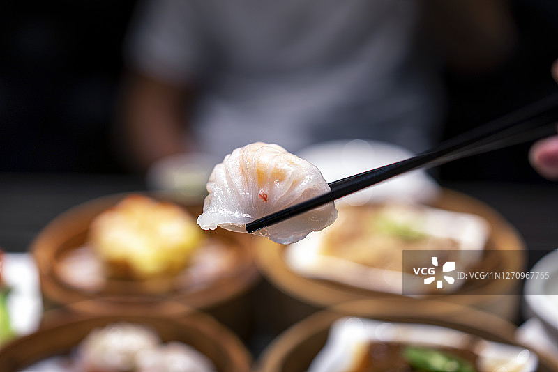 特写变化的点心在一个餐厅图片素材