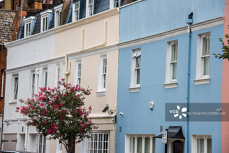 切尔西一排柔和色彩的房屋图片素材