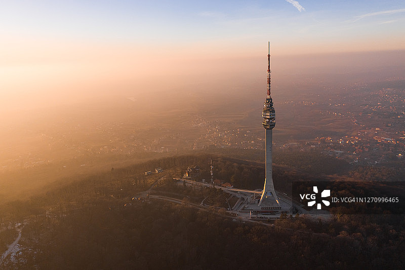 阿瓦拉山上大污染的航拍图图片素材