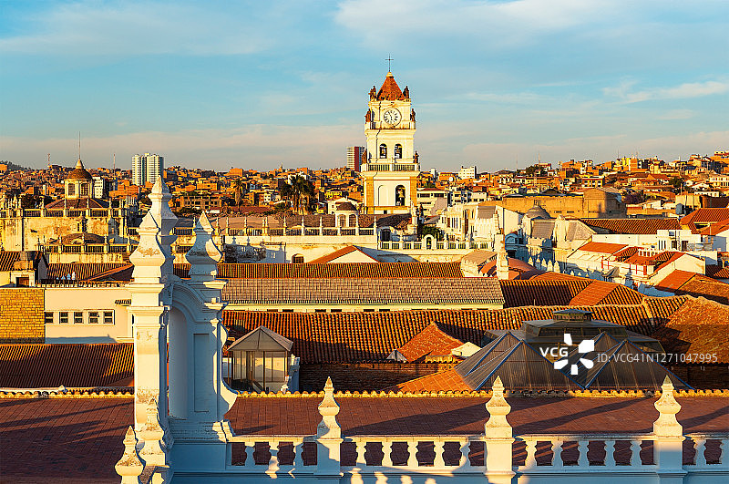 玻利维亚苏克雷市的日落图片素材