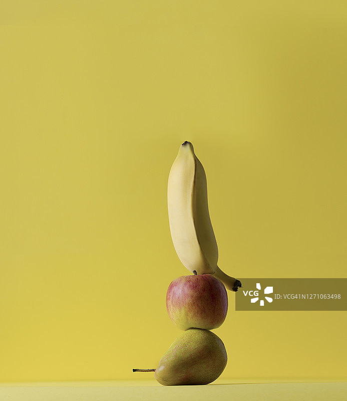 平衡的水果块图片素材