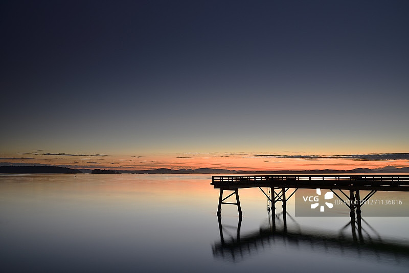 在寂静的夜晚图片素材