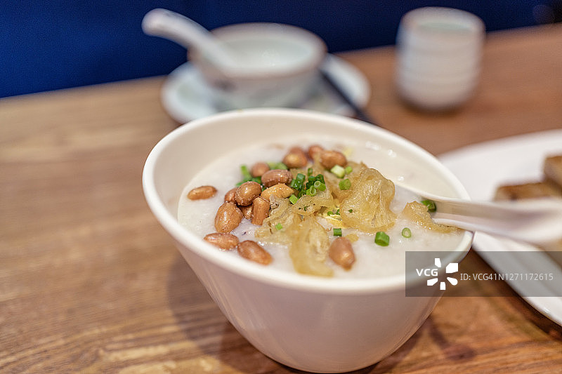 中餐馆里的各种点心特写图片素材