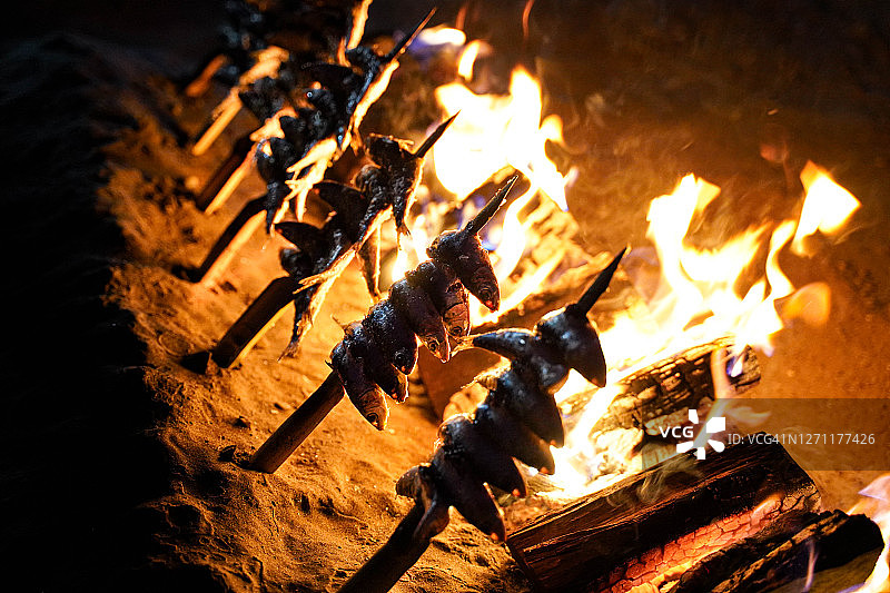 沙丁鱼串图片素材