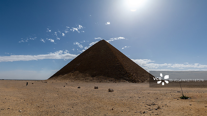 埃及代赫舒尔的弯曲金字塔图片素材