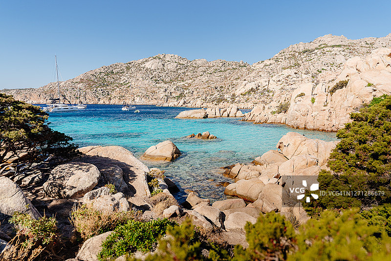 意大利撒丁岛拉马达莱纳群岛卡普雷拉科蒂奇奥海湾图片素材