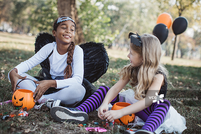 不给糖就捣蛋团伙图片素材