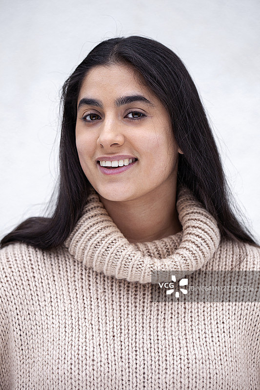 年轻女子的肖像图片素材