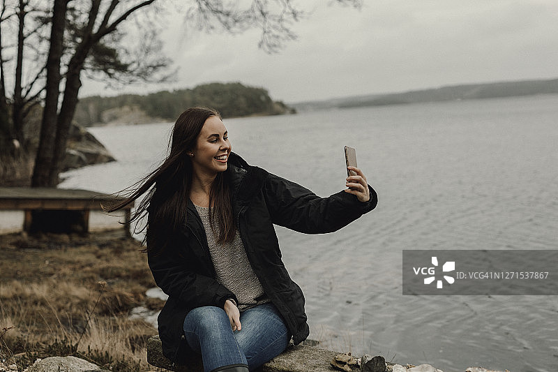 女人在有问题图片素材