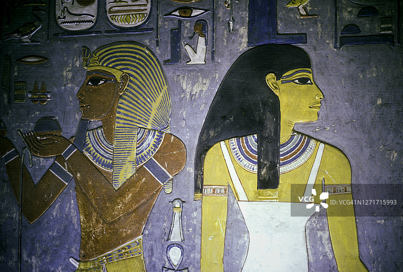 埃及卢克索国王谷哈特谢普苏特法老墓中的壁画图片素材
