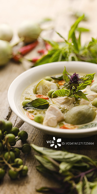 泰式青咖喱鸡肉图片素材